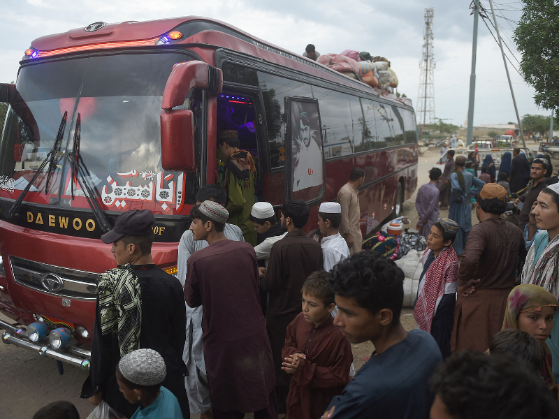 Pakistan Kicks Off Evicting Illegal Afghans 40574