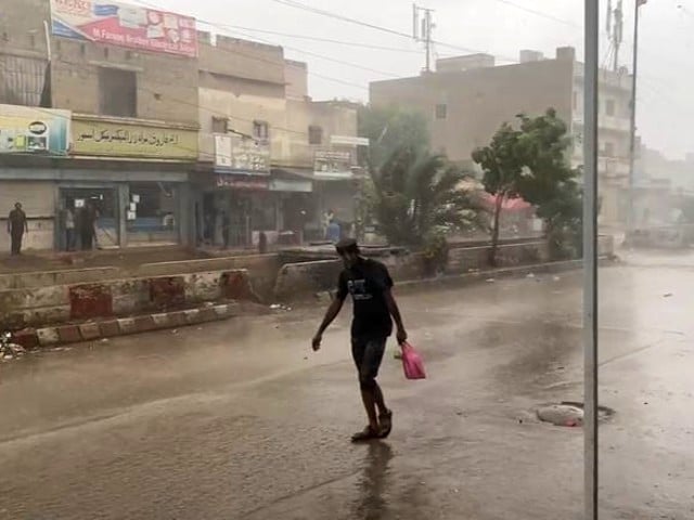 Light Rain And Drizzle Predicted For Karachi Over The Next Three Days 55322