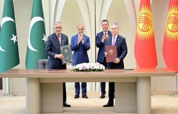 Pakistan Kyrgyzstan Sign Agreement To Enhance Trade 76811