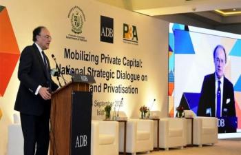 Aurangzeb Reaffirms Govts Support For Privatization To Mobilize Private Capital 76824
